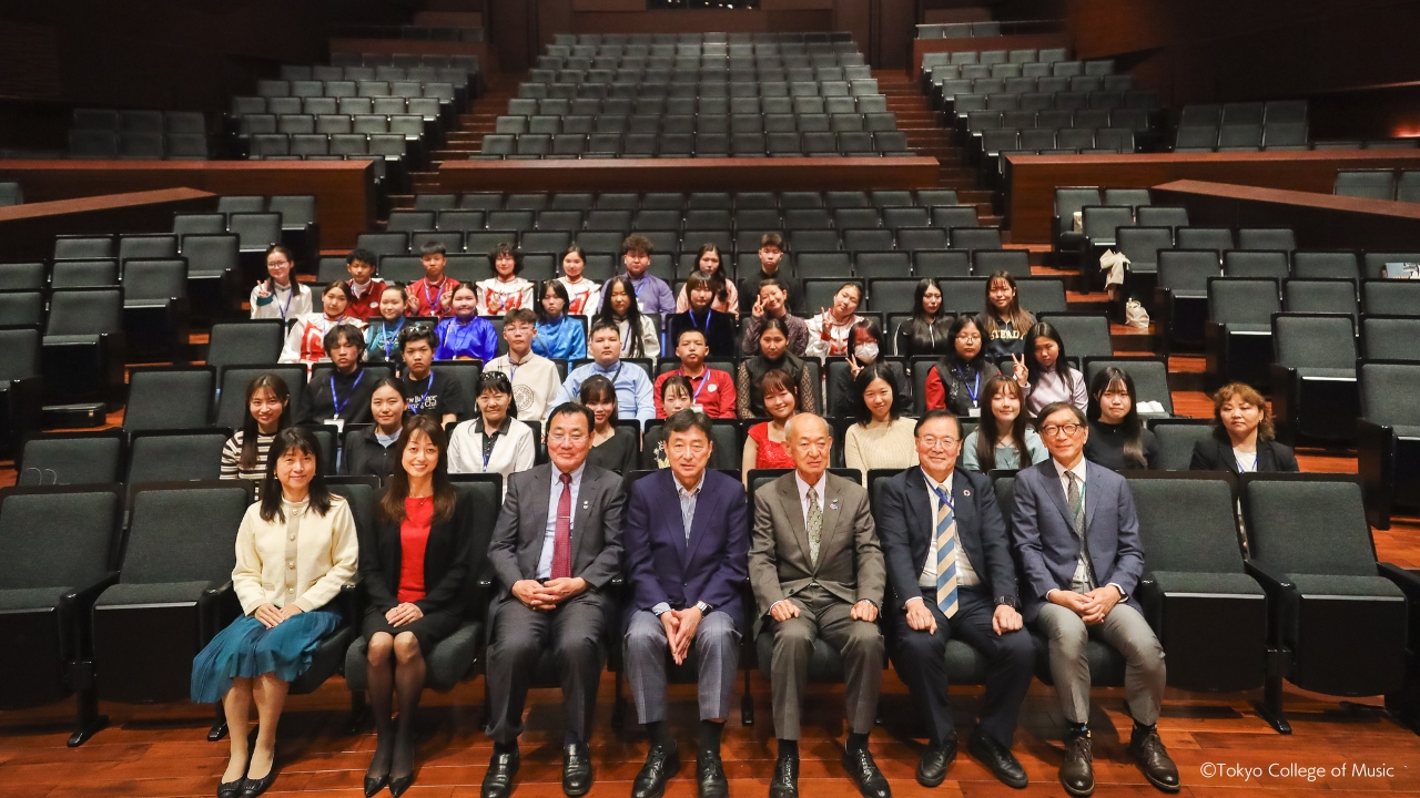 モンゴル文化教育大学付属高等学校の皆さんが本学を訪問しました